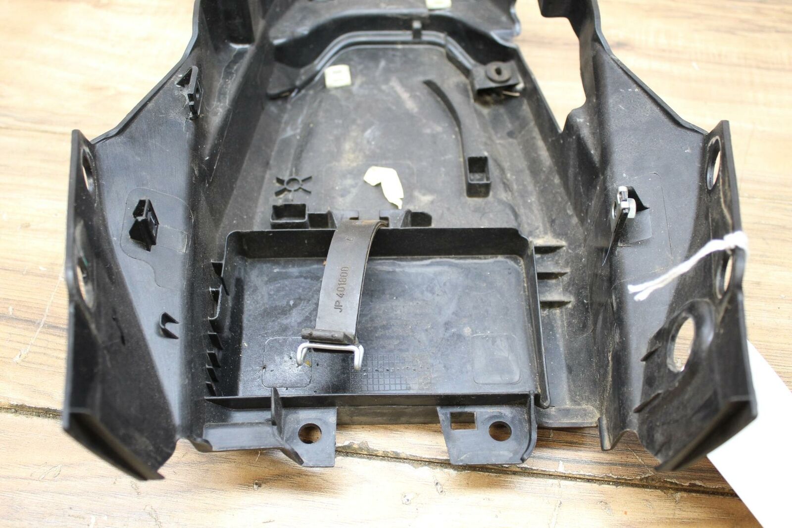 18 KTM 390 DUKE FRONT TAIL UNDERTAIL BATTERY TRAY PLASTIC