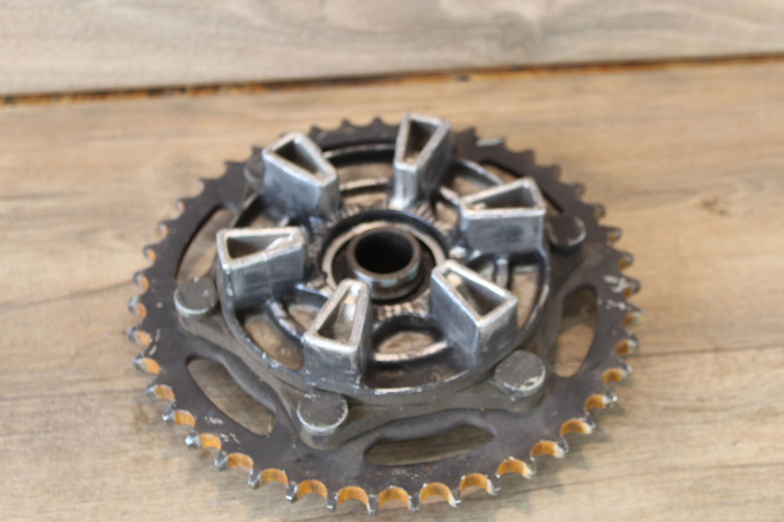 2002 HONDA CBR954RR 43T REAR BACK SPROCKET AND HUB 41201-MCJ-670