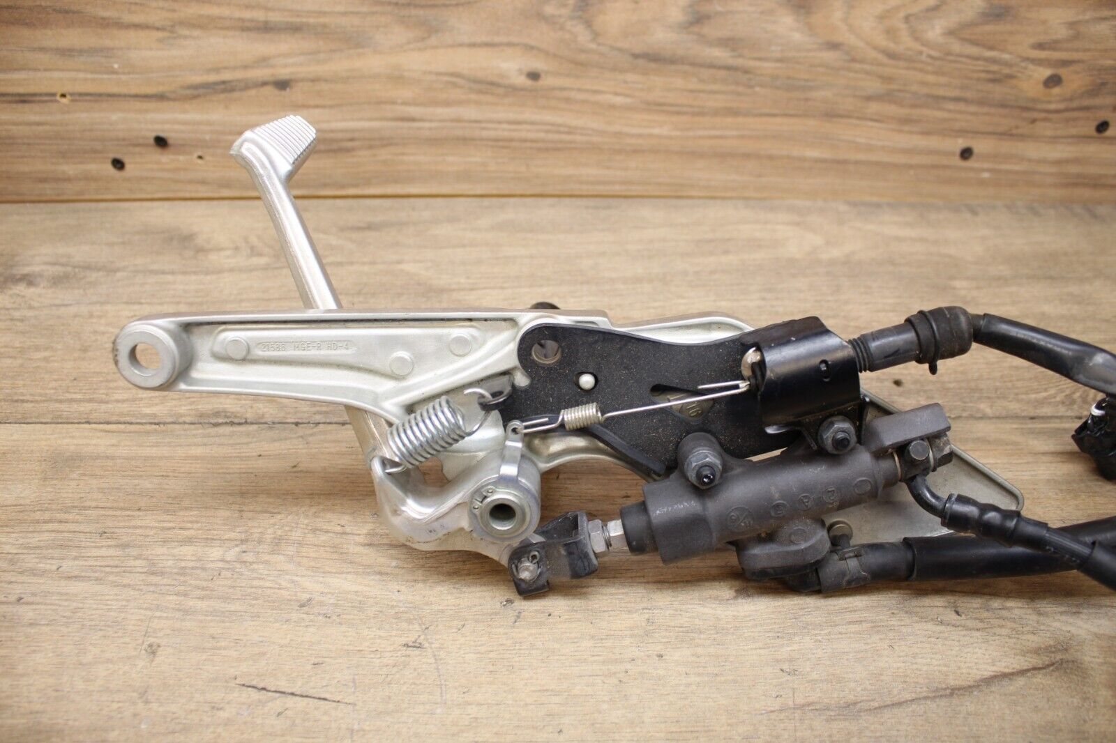 14 15 16 Honda VFR800 RIGHT REARSET REAR SET DRIVERS FOOT PEG W BRAKE MASTER