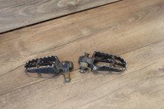 2004 YAMAHA WR450F LEFT RIGHT FOOT RESTS PEGS