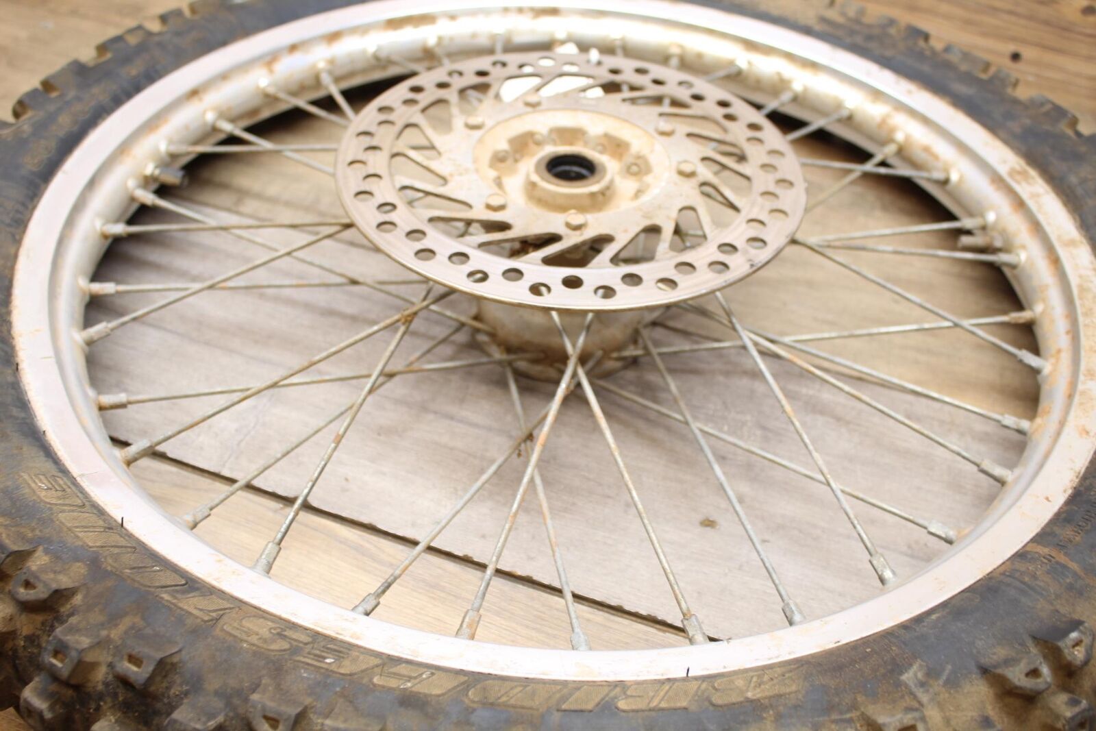 1997 Honda CR250R FRONT WHEEL RIM W TIRE 44650-MAC-680