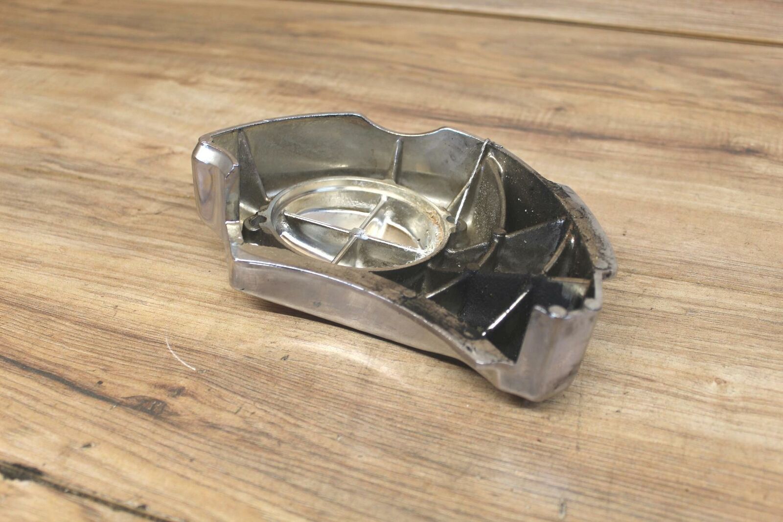 2000 Yamaha V Star 650 XVS650 Custom ENGINE SPROCKET COVER