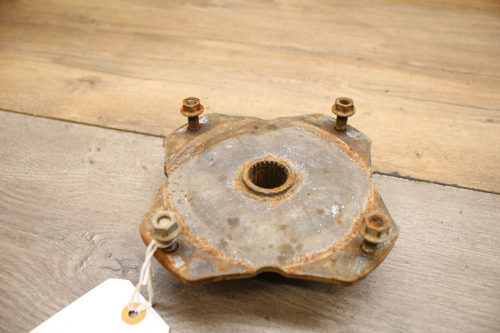 1985 85 Honda ATC 200S VINTAGE REAR BACK LEFT or RIGHT WHEEL HUB