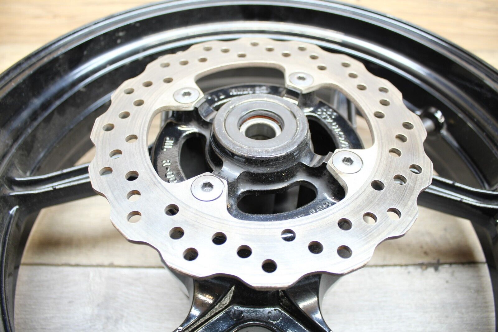 12-16 KAWASAKI NINJA 650R OEM STRAIGHT REAR WHEEL BACK RIM W ROTOR 17x4.5