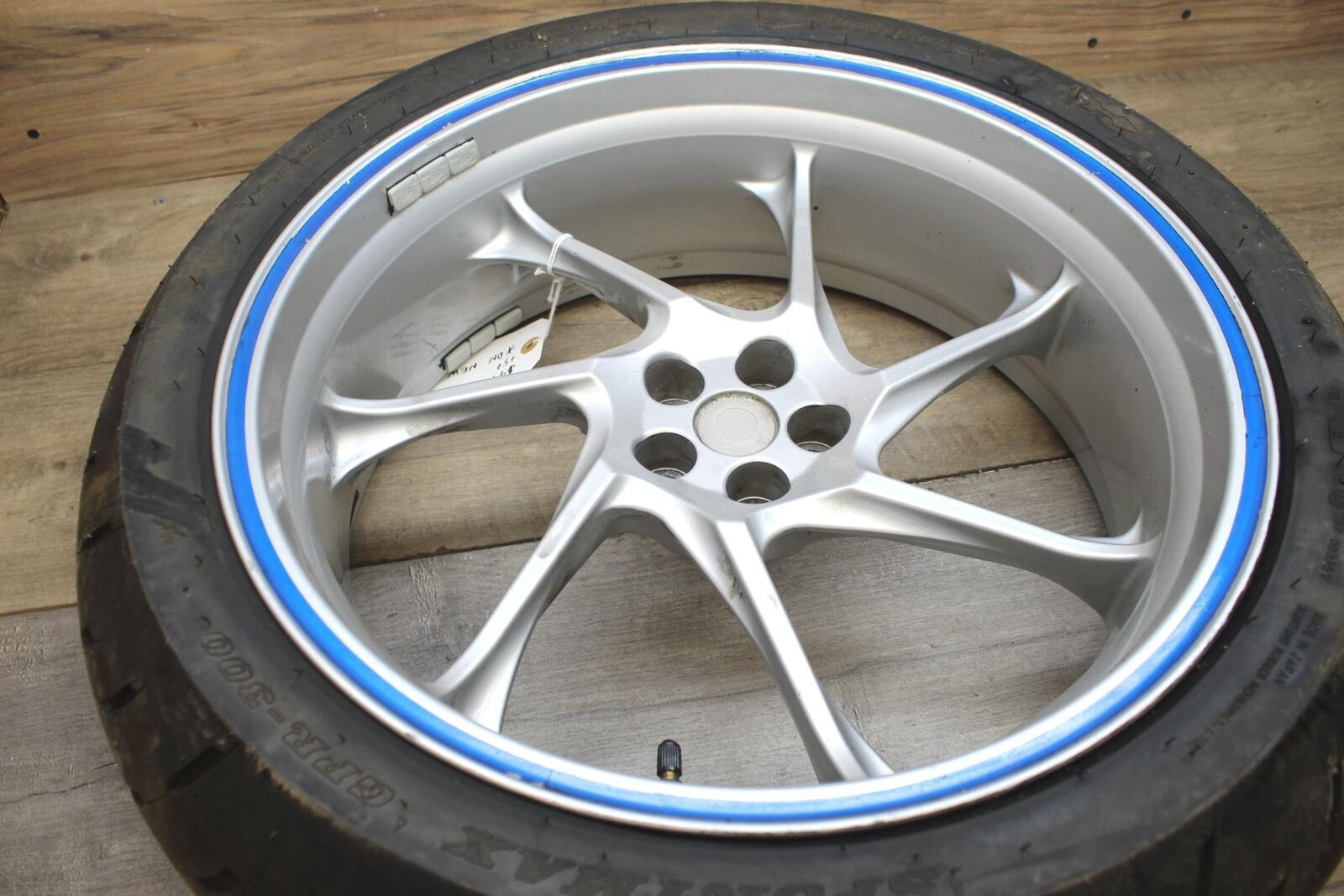 2013 Honda VFR1200F ABS DUNLOP REAR WHEEL BACK RIM W TIRE *NICE *RELISTED*