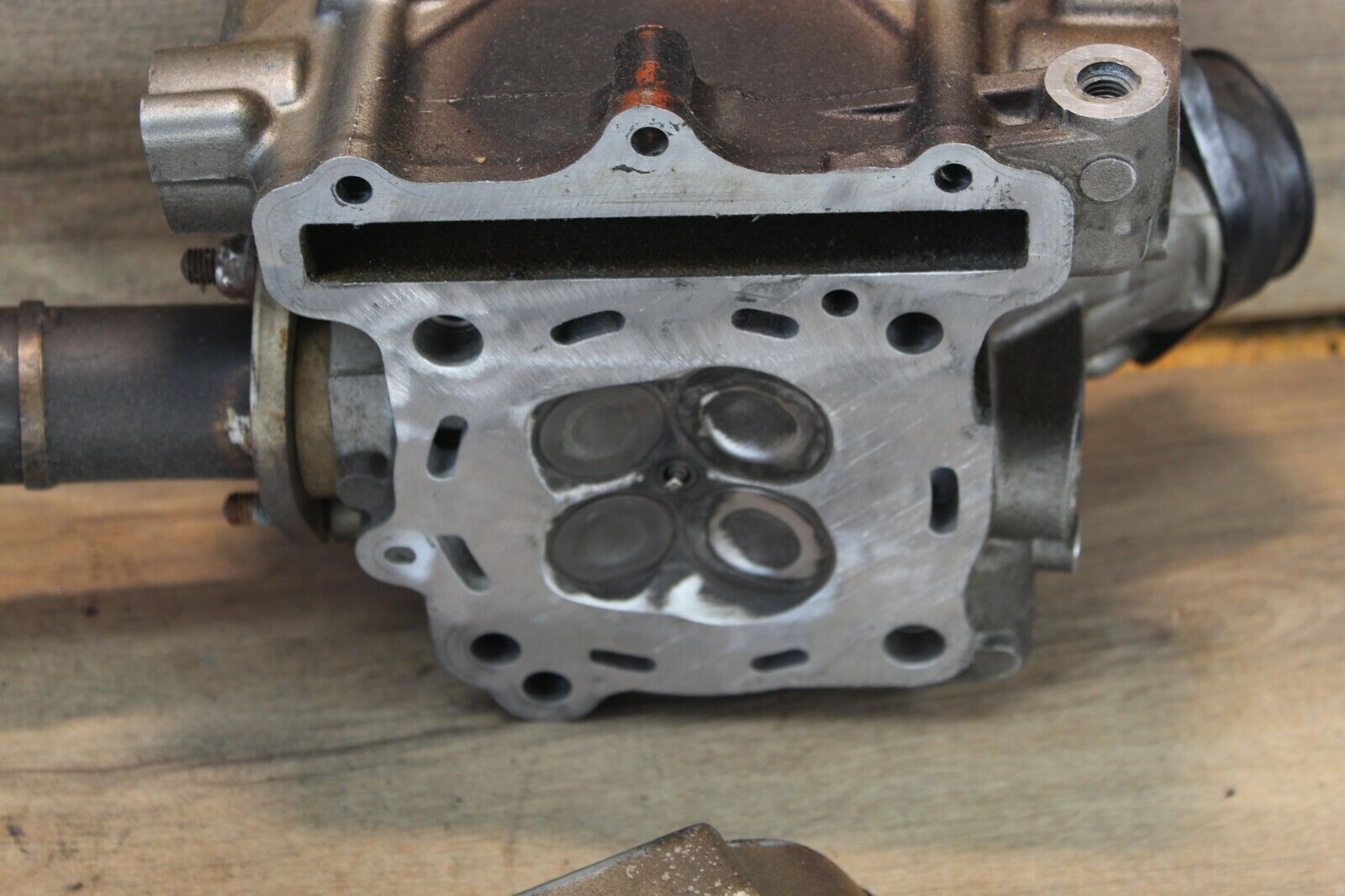 2002 SUZUKI SV650 REAR ENGINE TOP END CYLINDER HEAD