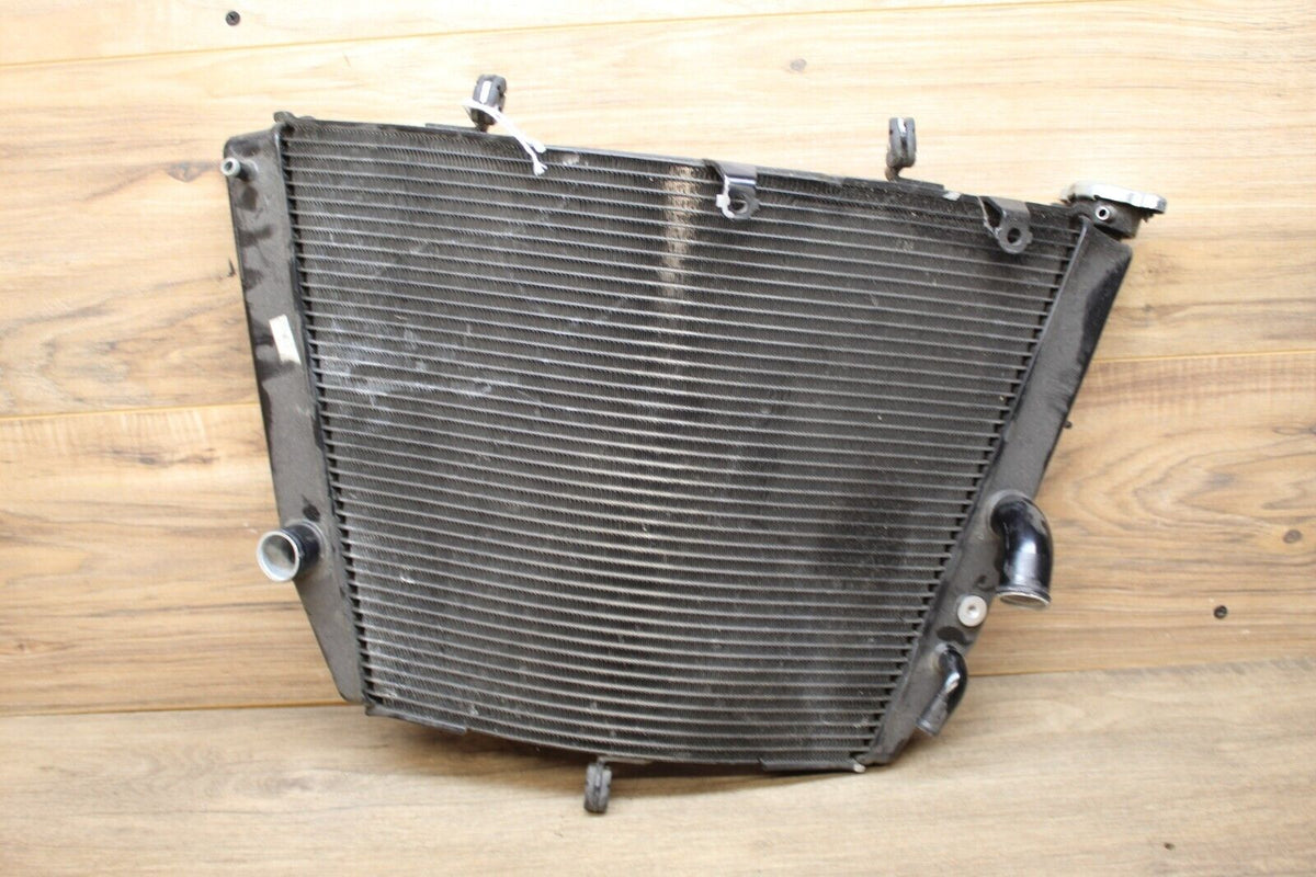 2009 Suzuki GSXR750 BLACK ENGINE RADIATOR MOTOR COOLER COOLING RADIATER *NICE