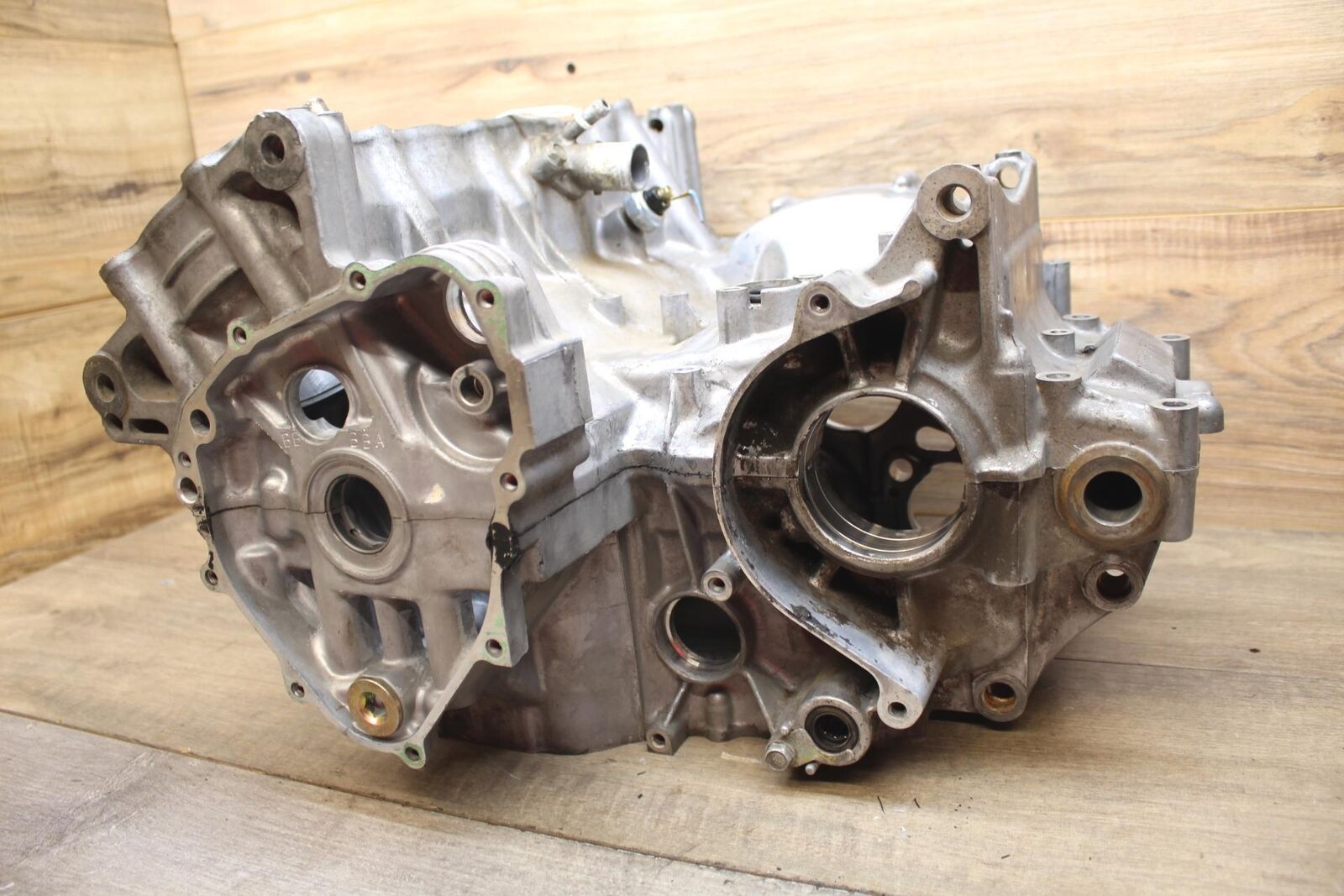 2002 02 Honda CBR600F4i ENGINE MOTOR CRANKCASE UPPRE & LOWER CRANK CASES BLOCK