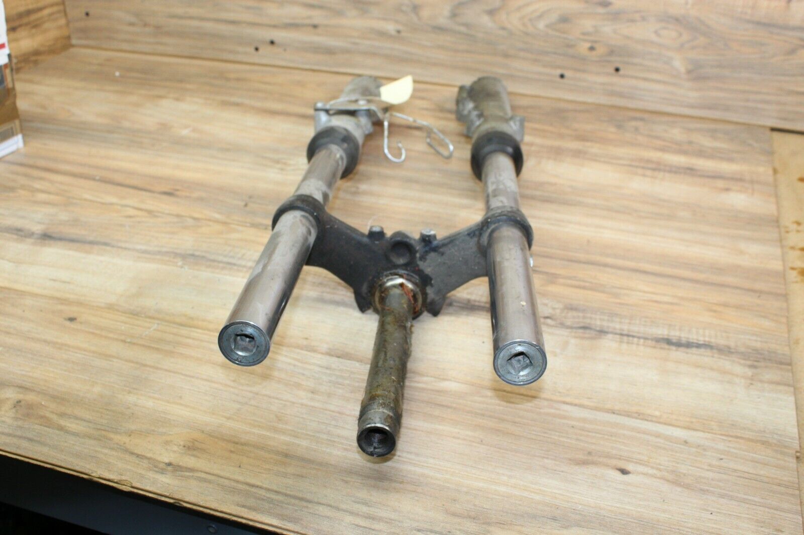 1984 KAWASAKI Kv750 COMPLETE FRONT END FORKS SUSPENSION HANDLEBARS LOWER TRIPL