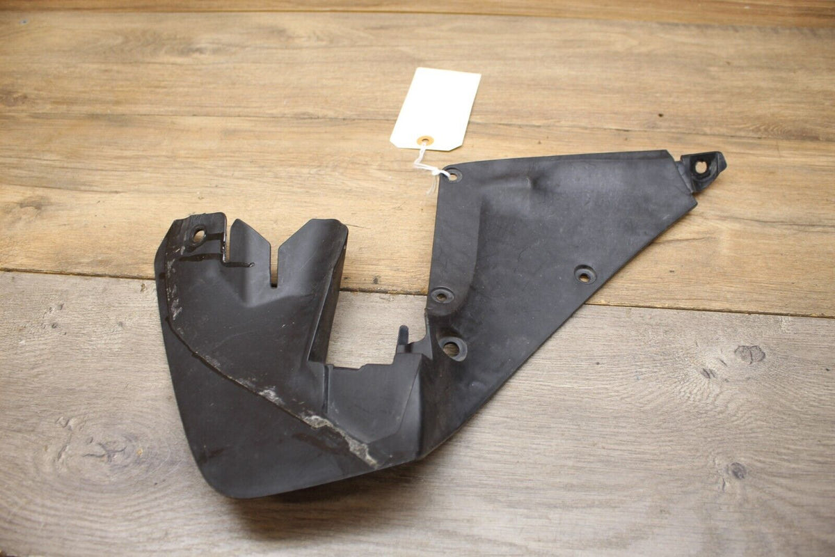 09-17 Honda VFR1200F BLACK RIGHT FRONT INNER COWL PANEL | 64180-MGE-000