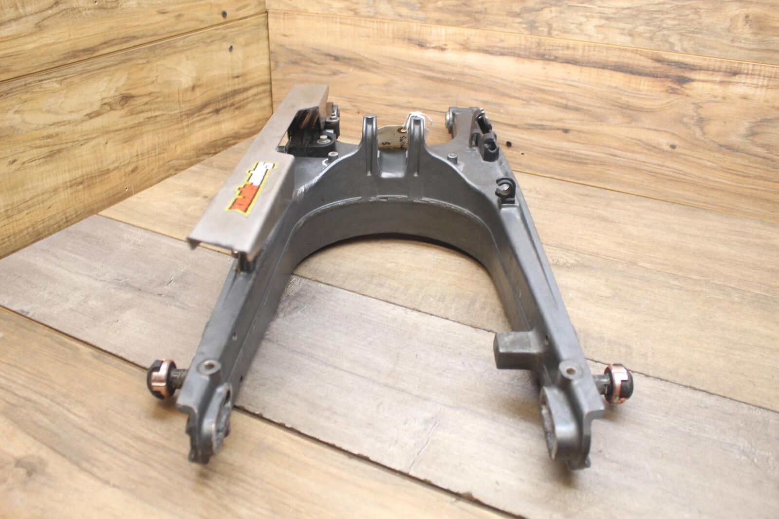 2015 KTM 390 Duke REAR SWINGARM BACK SUSPENSION SWING ARM 90904030000