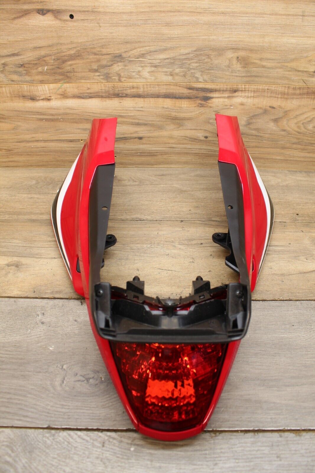 15-22 2022 22 Honda CBR300R CBR 300 Rear Tail Section w Tail Light Red *Nice