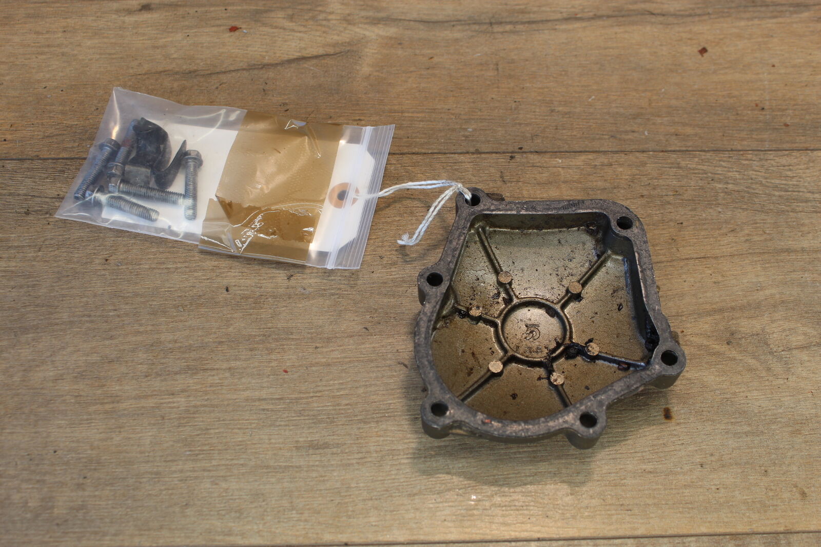 2005 KAWASAKI ZZR600 ENGINE MOTOR TIMING CHAIN COVER