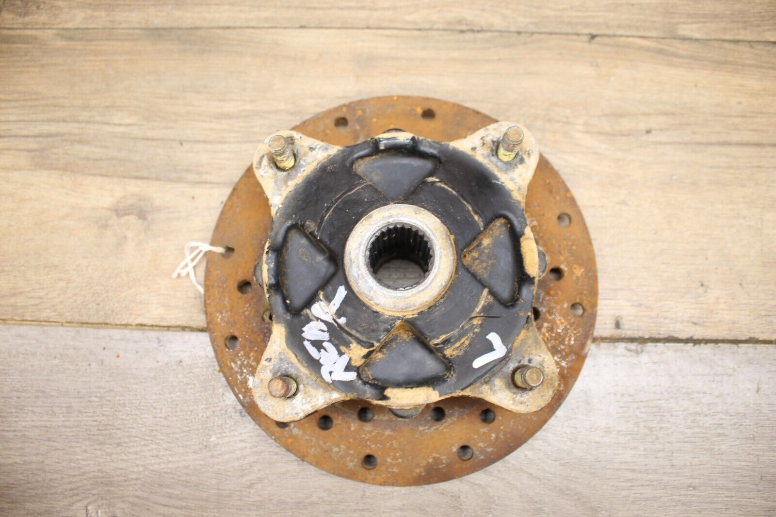 2010 Polaris Ranger 800 XP LEFT or RIGHT REAR BACK WHEEL HUB W ROTOR