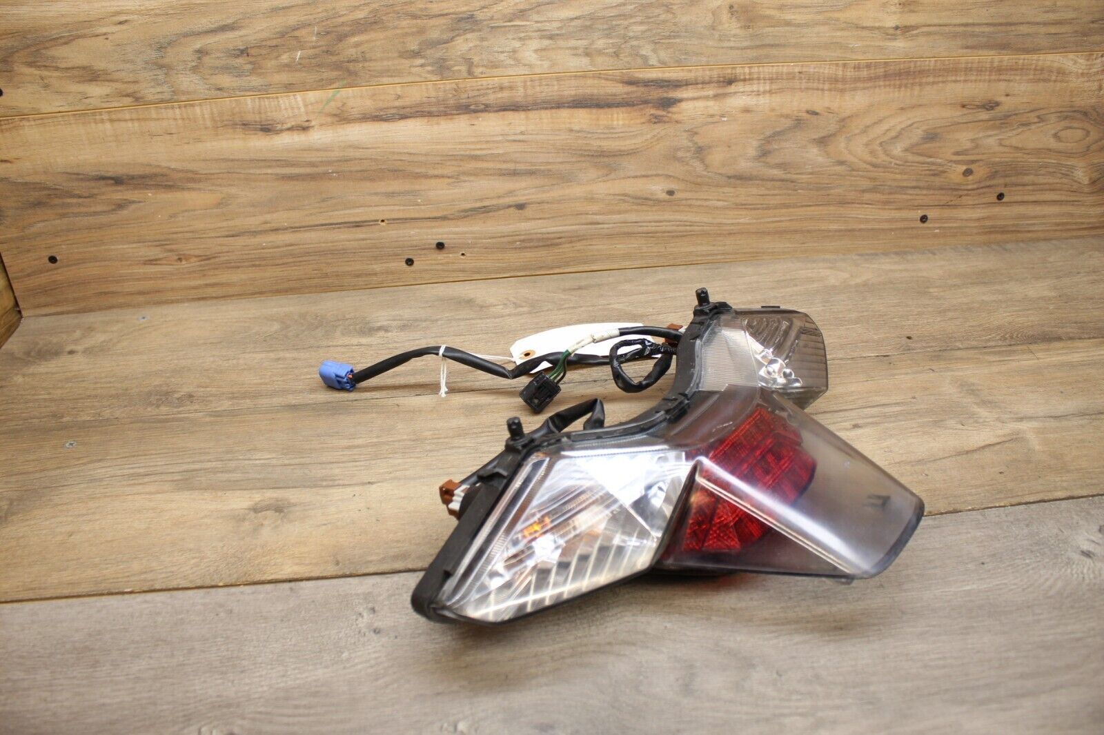 14 15 16 Honda VFR800 REAR BACK TAILIGHT TAIL BRAKE LIGHT LAMP ASSEMBLY