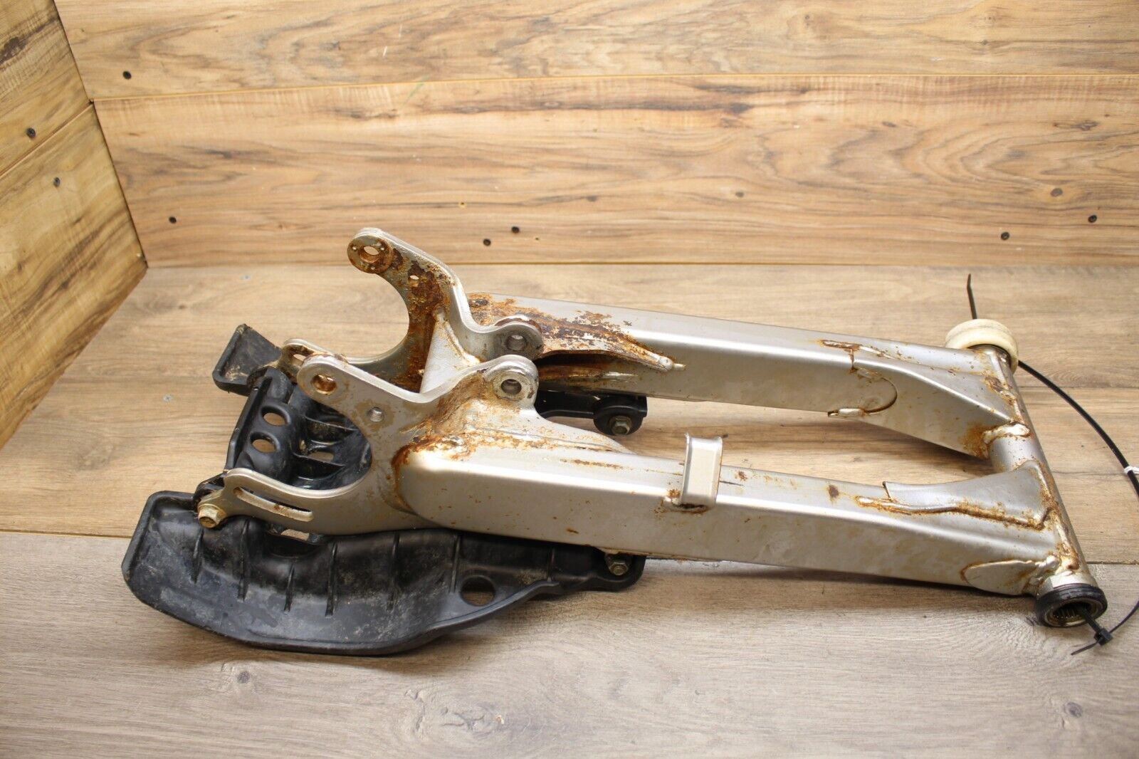 04 05 06 07 08 2004 Yamaha Raptor 350 YFM350 SWINGARM W SKID