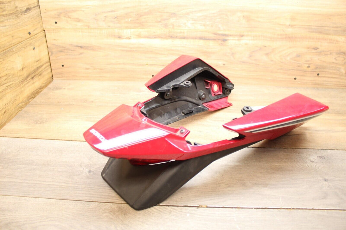 15-22 2022 22 Honda CBR300R CBR 300 Rear Tail Section w Tail Light Red *Nice