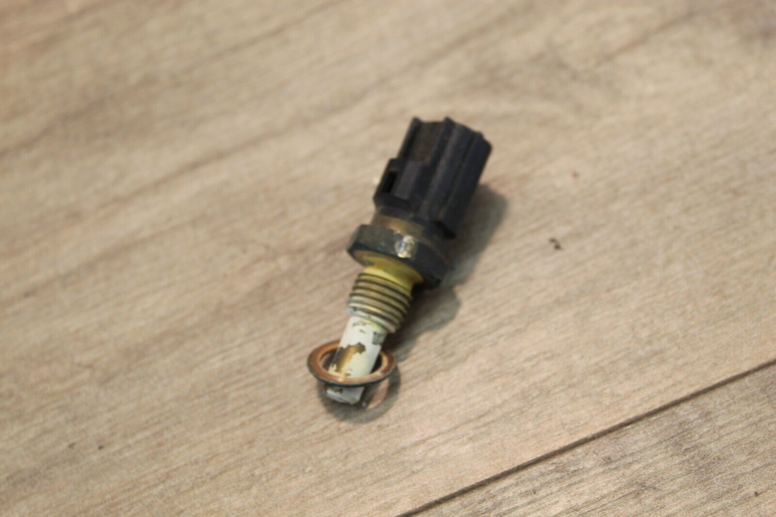 2004 SUZUKI SV650 COOLANT TEMPERATURE SENSOR RADIATOR THERMOSENSOR 13650-57F00