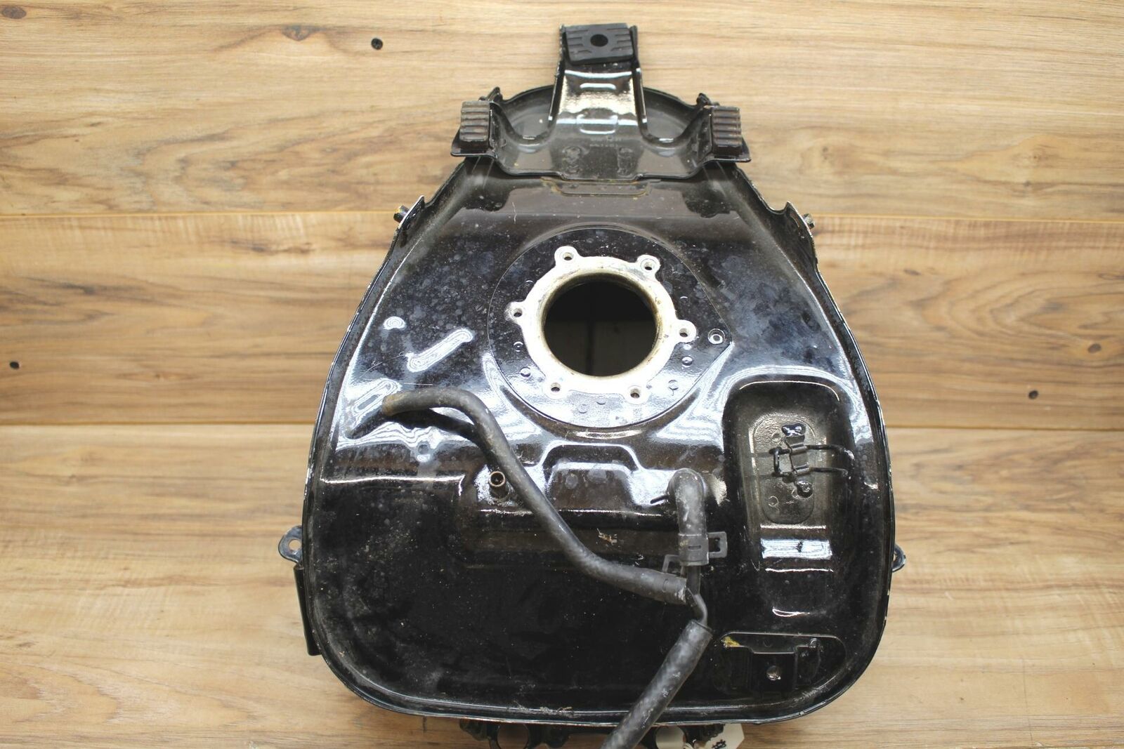 18 2018 KTM 390 DUKE BLACK GAS TANK FUEL CELL PETROL RESERVOIR