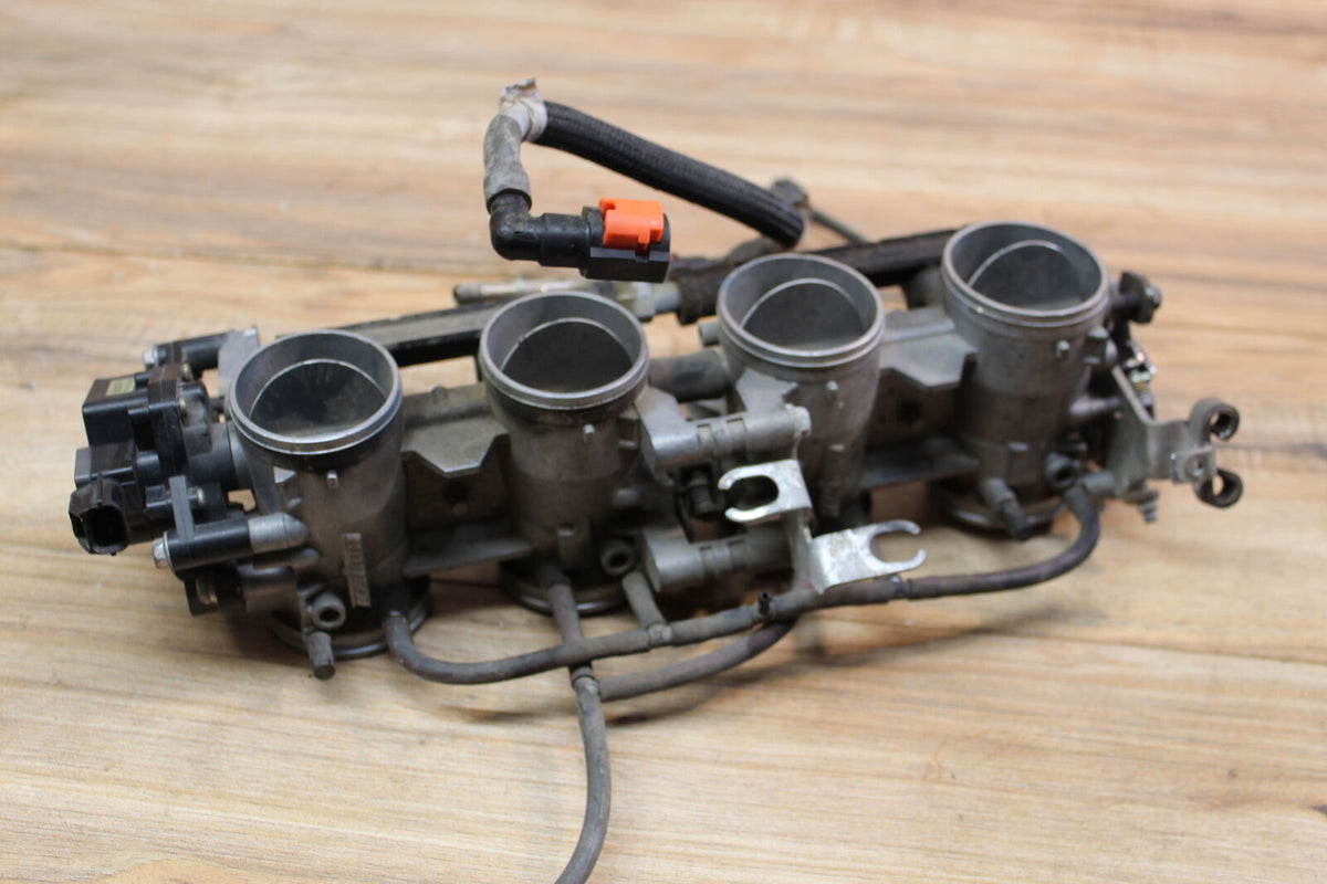 2005 KAWASAKI NINJA ZX6R ZX636C MAIN FUEL INJECTORS  THROTTLE BODIES